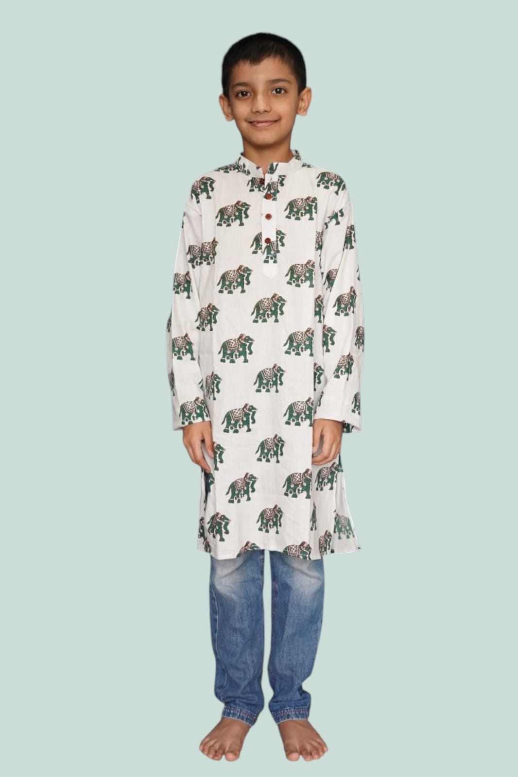 BLK029 - Green elephant white background