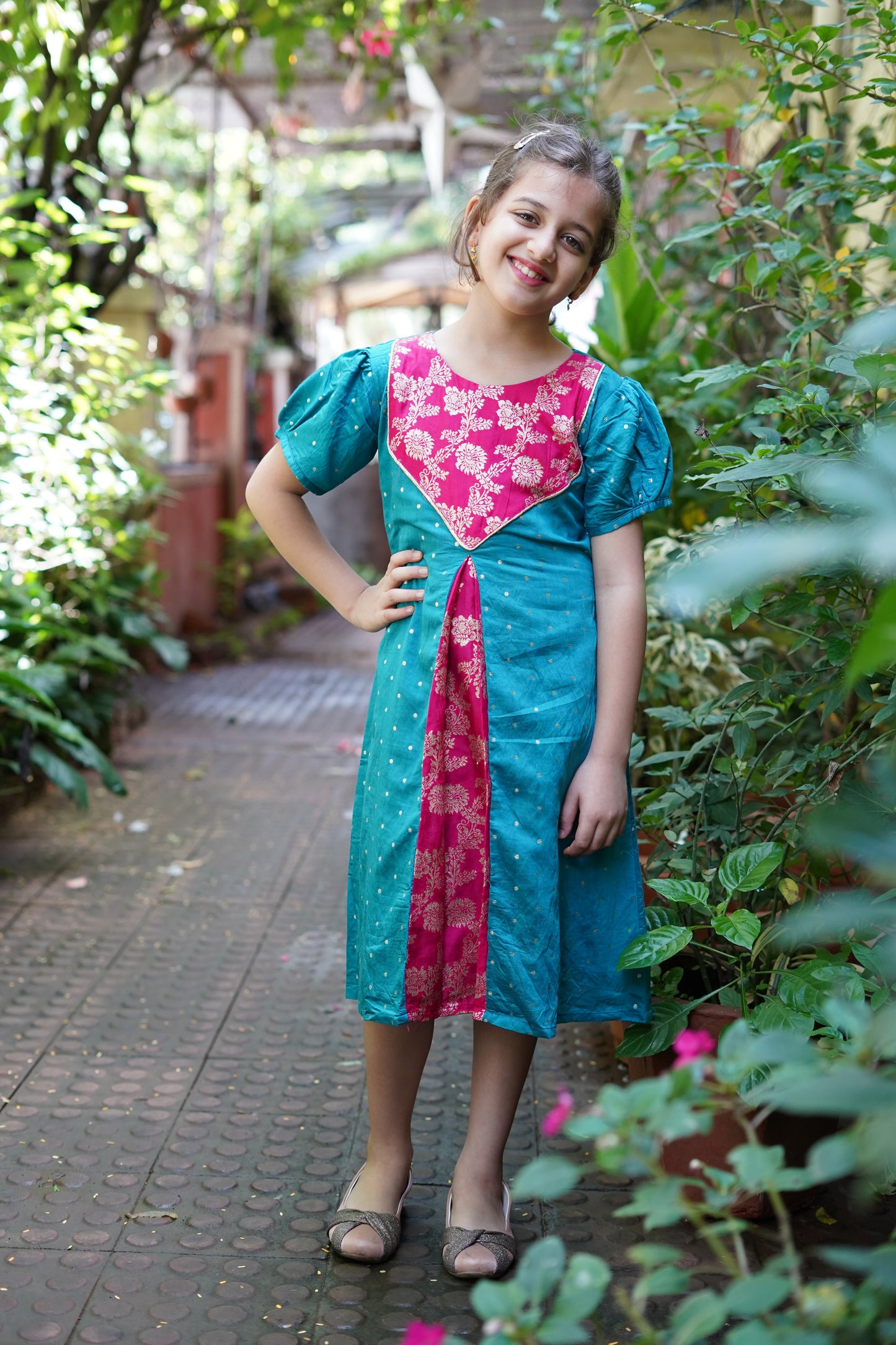 A line kali Teal colour